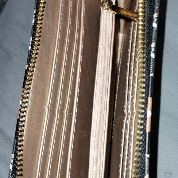 Wallet - Picture 2 of 3